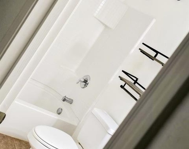 6023 Heather Drive - Photo Thumbnail 8