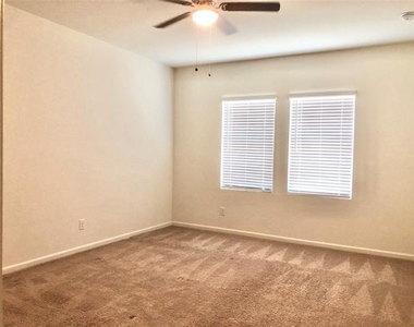 921 Bois D Arc Lane - Photo Thumbnail 9