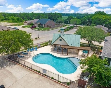 921 Bois D Arc Lane - Photo Thumbnail 25