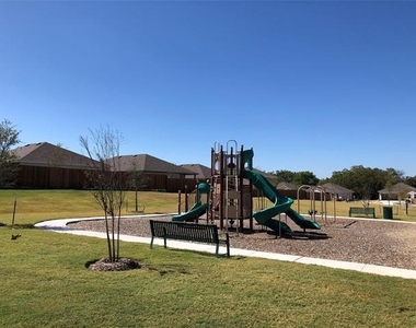 921 Bois D Arc Lane - Photo Thumbnail 27