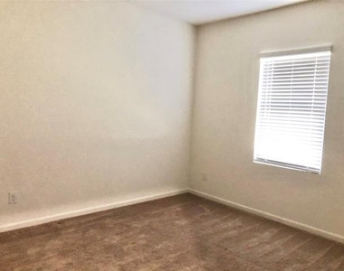 921 Bois D Arc Lane - Photo Thumbnail 18