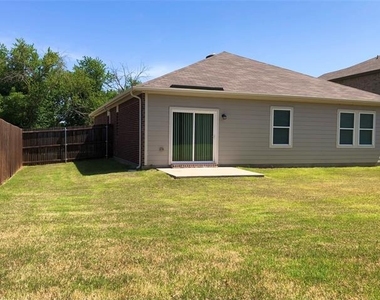 921 Bois D Arc Lane - Photo Thumbnail 23
