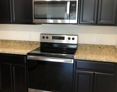 921 Bois D Arc Lane - Photo Thumbnail 2