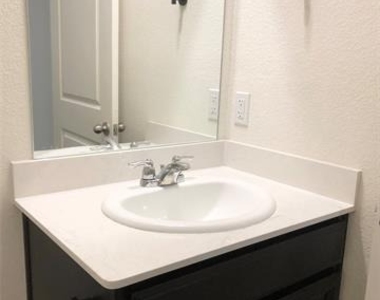 921 Bois D Arc Lane - Photo Thumbnail 21