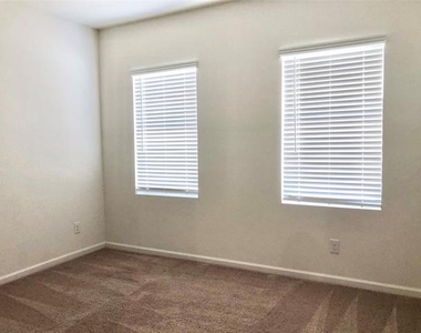 921 Bois D Arc Lane - Photo Thumbnail 17