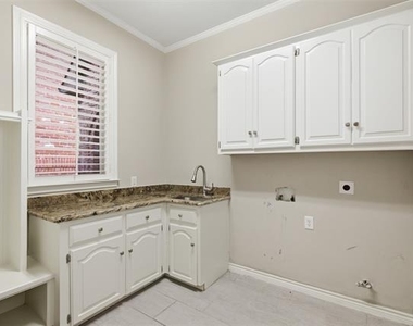 5304 Seascape Lane - Photo Thumbnail 12