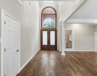 5304 Seascape Lane - Photo Thumbnail 1