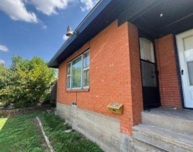 2732 W Jefferson Boulevard - Photo Thumbnail 1