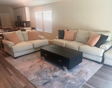 216 Luna Lane - Photo Thumbnail 2