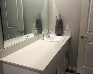216 Luna Lane - Photo Thumbnail 4