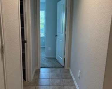 112 Piping Rock Drive - Photo Thumbnail 15