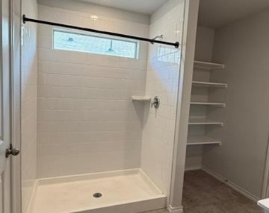 112 Piping Rock Drive - Photo Thumbnail 12