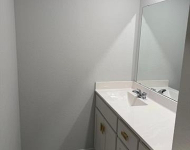 112 Piping Rock Drive - Photo Thumbnail 16