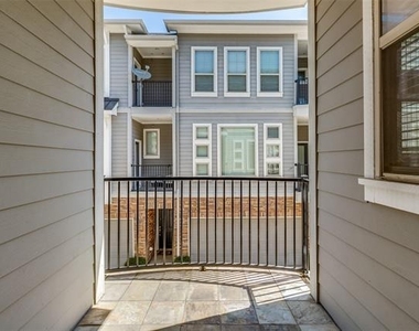 2326 Stutz Drive - Photo Thumbnail 16