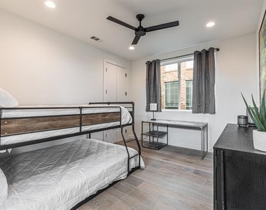 4202 Bonham Street - Photo Thumbnail 23
