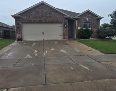 235 Magnolia Drive - Photo Thumbnail 2