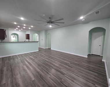 235 Magnolia Drive - Photo Thumbnail 7