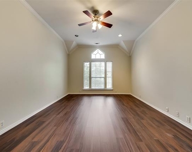 11066 Chanay Drive - Photo Thumbnail 9