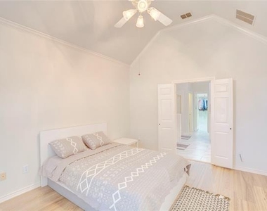 9504 Rodeo Drive - Photo Thumbnail 27