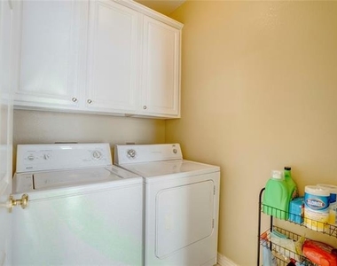 9504 Rodeo Drive - Photo Thumbnail 20