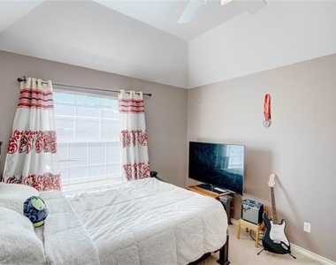 9504 Rodeo Drive - Photo Thumbnail 25
