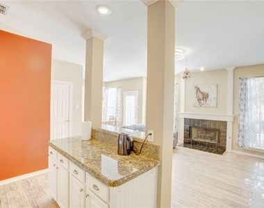 9504 Rodeo Drive - Photo Thumbnail 9