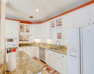 9504 Rodeo Drive - Photo Thumbnail 12