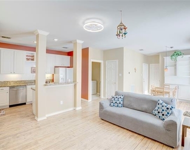 9504 Rodeo Drive - Photo Thumbnail 5