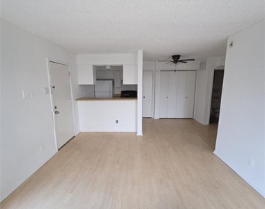 7621 Mccallum Boulevard - Photo Thumbnail 4
