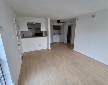 7621 Mccallum Boulevard - Photo Thumbnail 3
