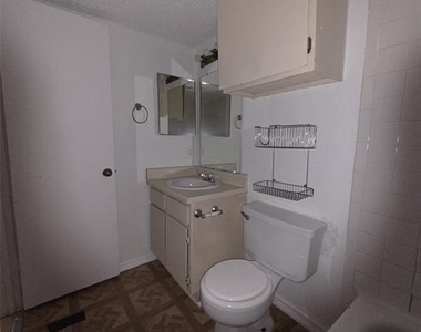 7621 Mccallum Boulevard - Photo Thumbnail 15