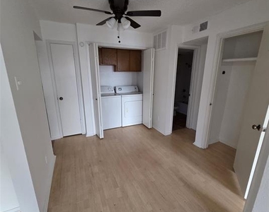 7621 Mccallum Boulevard - Photo Thumbnail 17