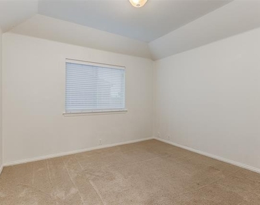 592 Burning Oak Drive - Photo Thumbnail 20
