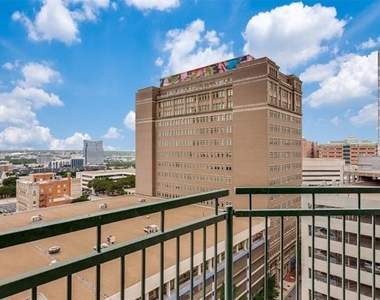 500 Throckmorton Street - Photo Thumbnail 11