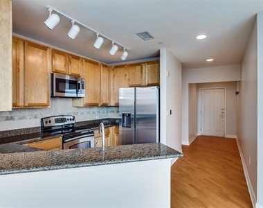 500 Throckmorton Street - Photo Thumbnail 2