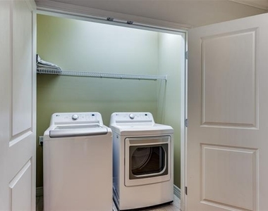 500 Throckmorton Street - Photo Thumbnail 7