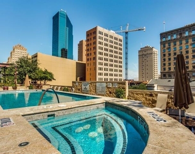 500 Throckmorton Street - Photo Thumbnail 15