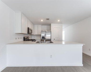 3812 Ontario Way - Photo Thumbnail 7