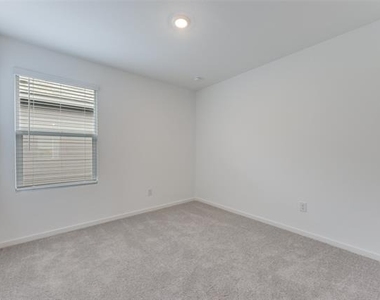 3812 Ontario Way - Photo Thumbnail 3