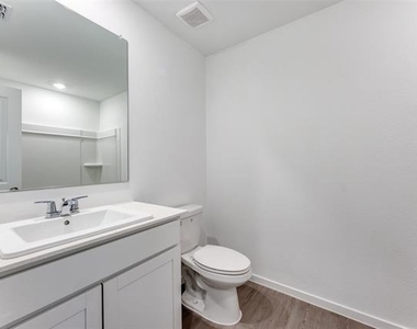 3812 Ontario Way - Photo Thumbnail 9