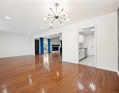 3636 Hopetown Drive - Photo Thumbnail 9