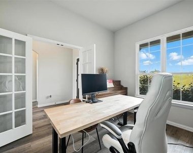 1089 Flagstone Drive - Photo Thumbnail 4