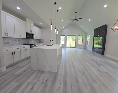 1609 Sharon Street - Photo Thumbnail 6