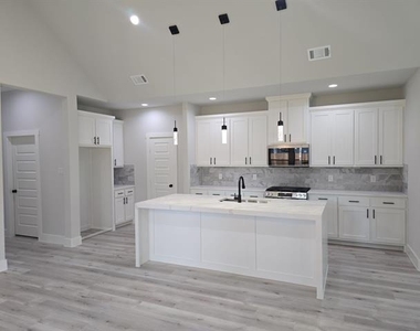 1609 Sharon Street - Photo Thumbnail 7