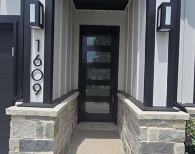 1609 Sharon Street - Photo Thumbnail 3