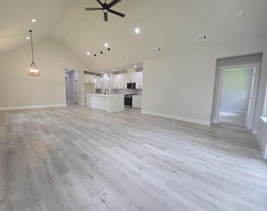 1609 Sharon Street - Photo Thumbnail 8