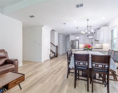 2340 Willow Garden Drive - Photo Thumbnail 8