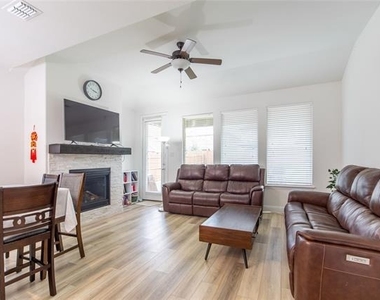 2340 Willow Garden Drive - Photo Thumbnail 4