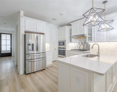 2340 Willow Garden Drive - Photo Thumbnail 3