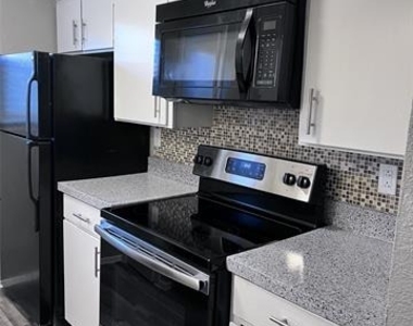 10749 E Northwest Highway - Photo Thumbnail 2
